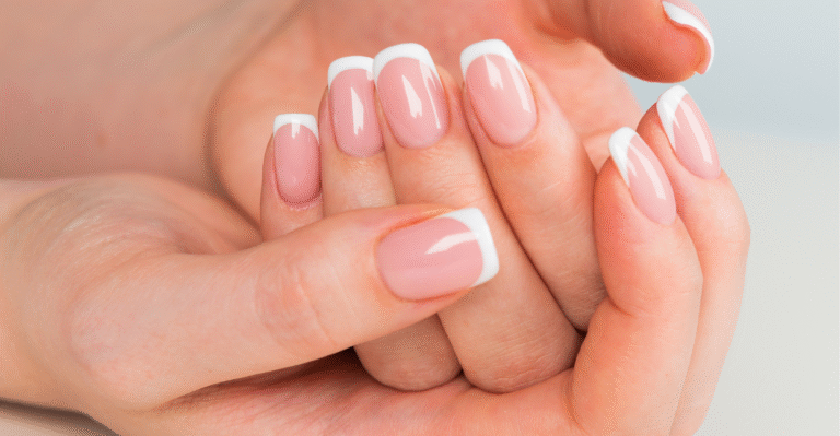 unhas francesinhas dos salões